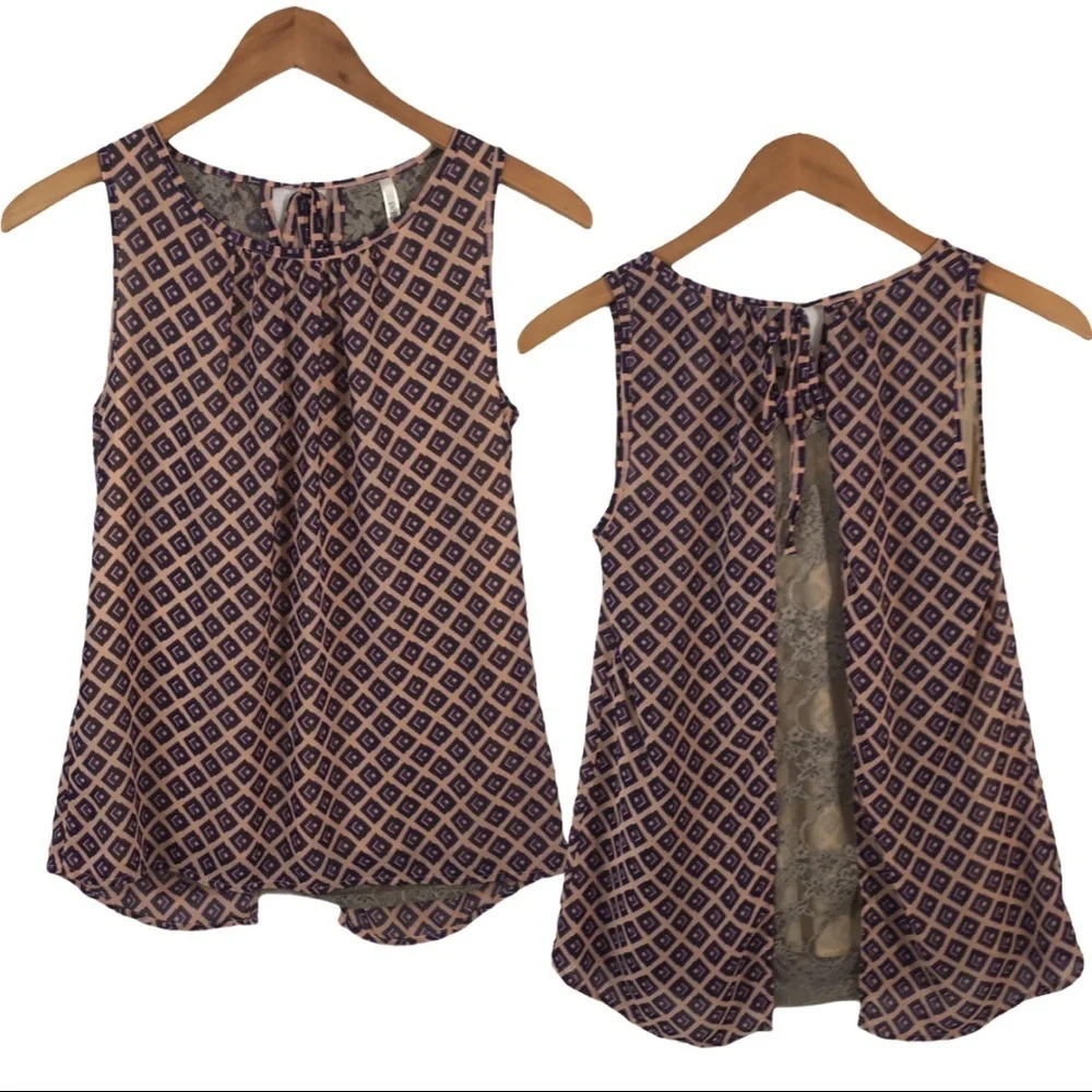 WS709 NWOT Peppermint Boutique Open Back Blouse S